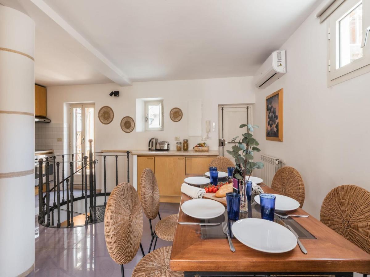 The Best Rent - Two-Bedroom Apartment With Terrace Near Trevi Fountain Rom Exterior foto