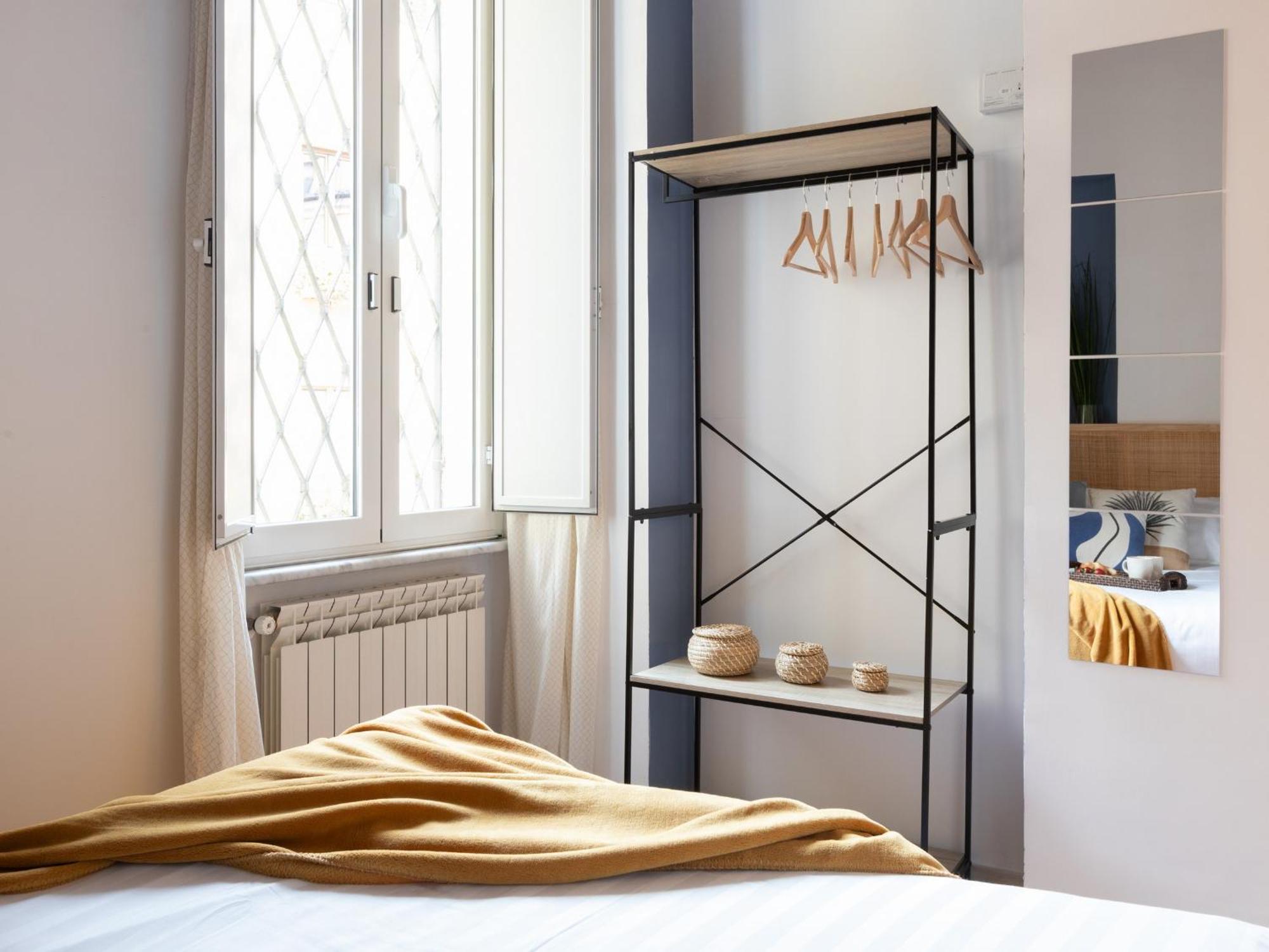 The Best Rent - Two-Bedroom Apartment With Terrace Near Trevi Fountain Rom Exterior foto