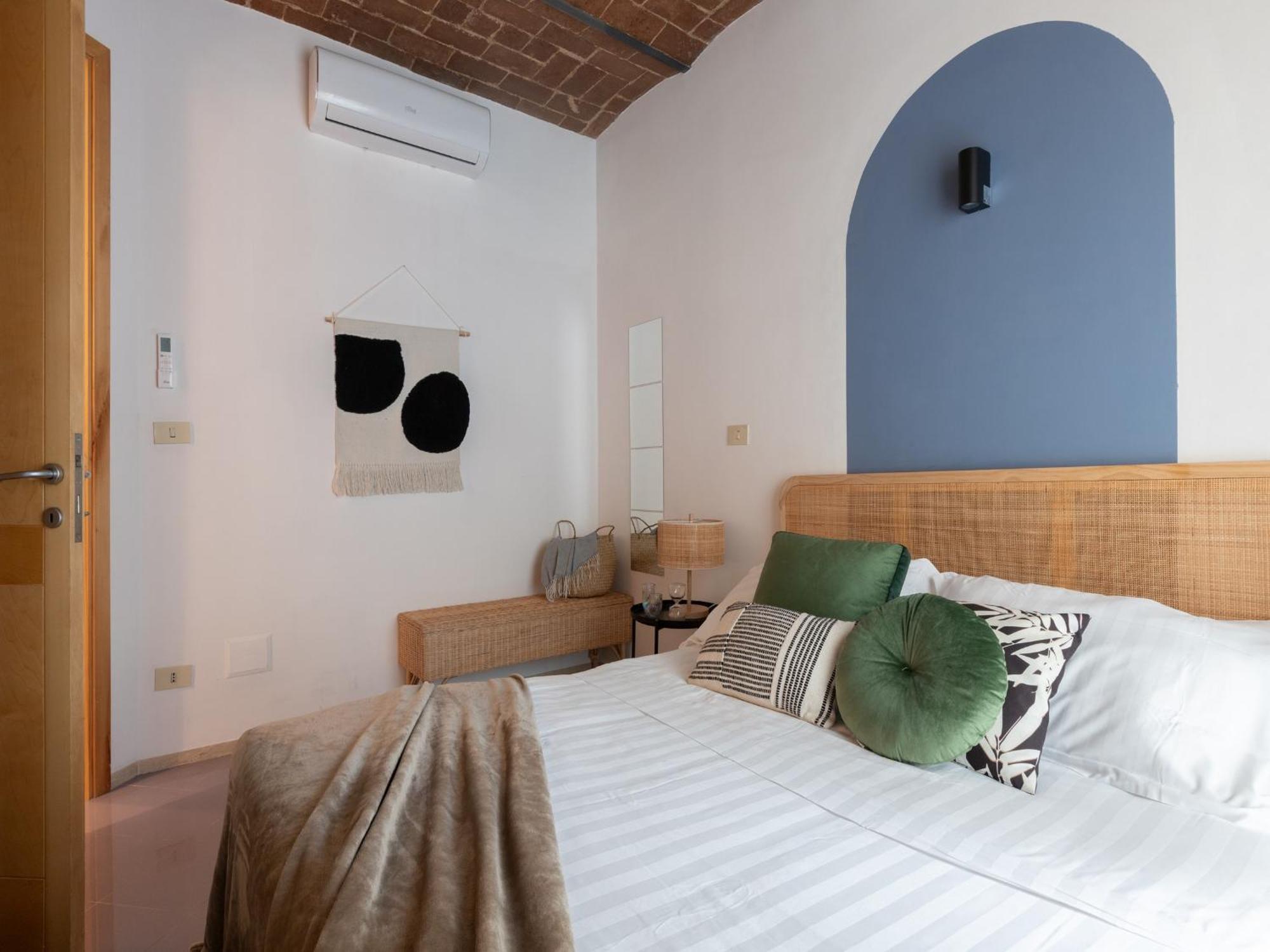 The Best Rent - Two-Bedroom Apartment With Terrace Near Trevi Fountain Rom Exterior foto